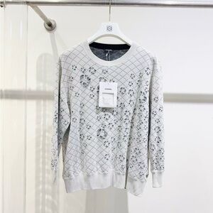 Authentic CHANEL Light Gray Floral Knit Top